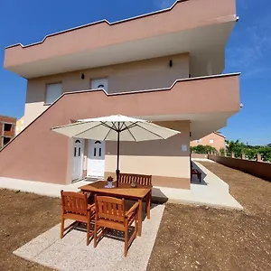 https://lucija-kastela.splithotels.org